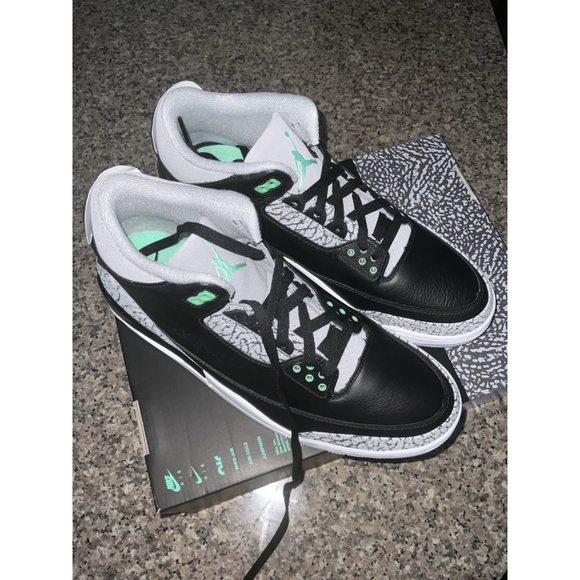 Air Jordan 3 Retro Black Green Glow Sneaker CT8532-031 Men\'s Size 12.5 main image 9